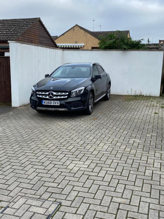 Private Room, Shared Bathroom With One Other, Tea And Coffee Making Facilities, Mini Fridge And Hairdryer, King Sized Bed With Help Yourself Continental Breakfast In Secluded Modern Property With Parking Bournemouth Exteriér fotografie